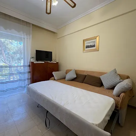 Sunny House 24 *
